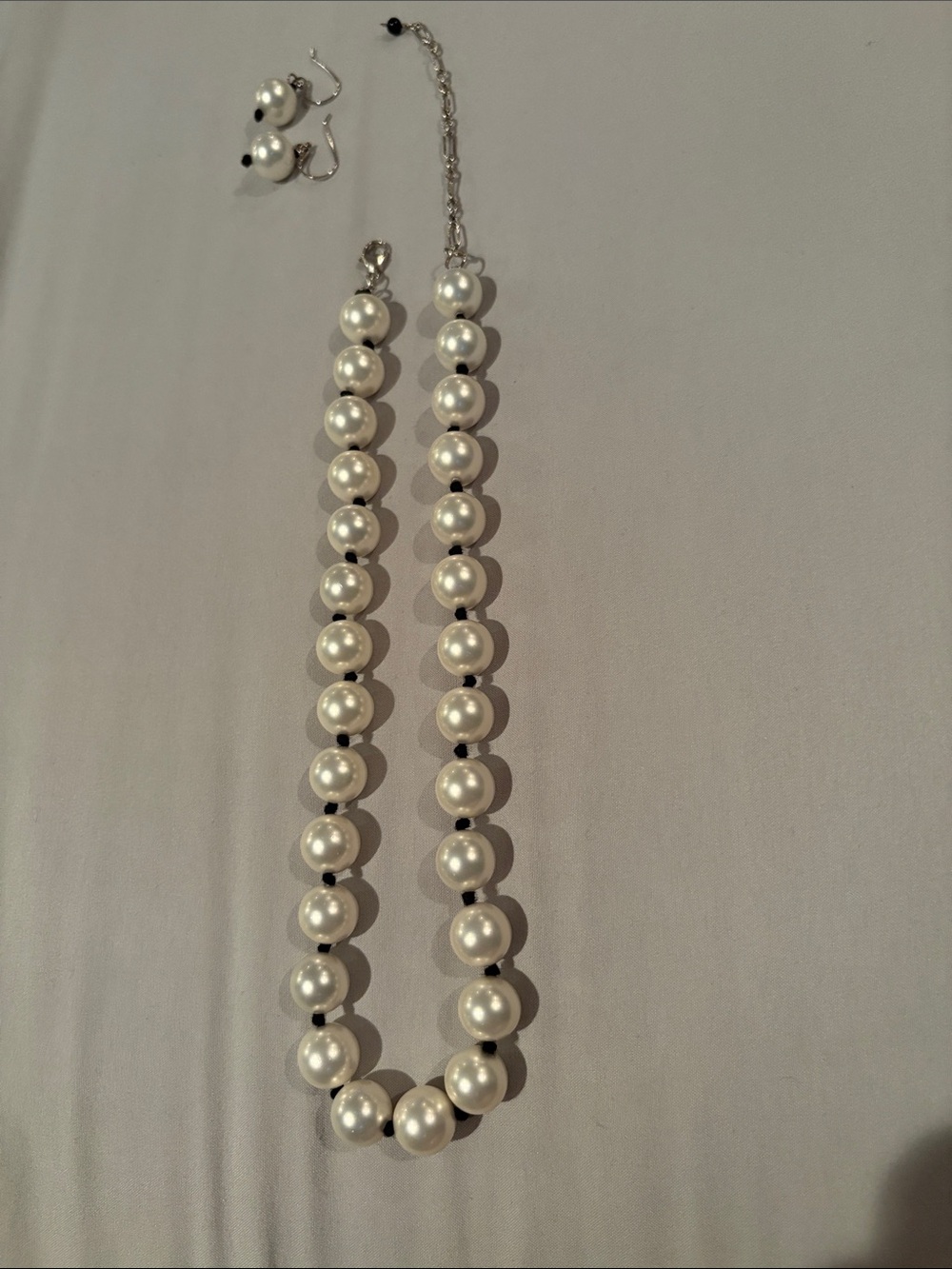 Silpada Classic White Shell Pearl Necklace and Earrings Set